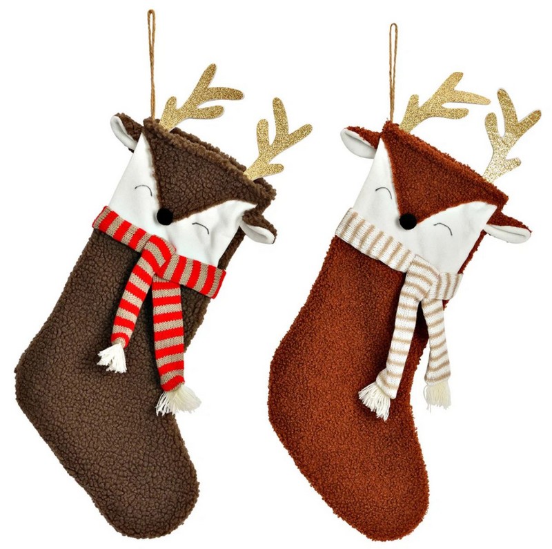 Calza della Befana XL da 55 cm a forma di renna bouclé con sciarpa in 2 varianti di colore: marrone scuro e marrone chiaro, con occhiello per essere appesa